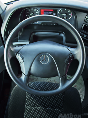 Mercedes-BenzActros1851LS4x2PowerShift(4).jpg